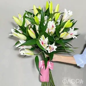 Розовые лилии