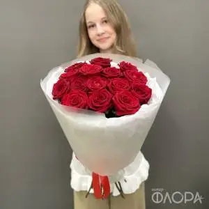 15 красных роз