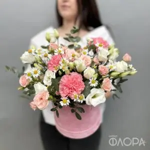 Нежный букет в бархатной коробке