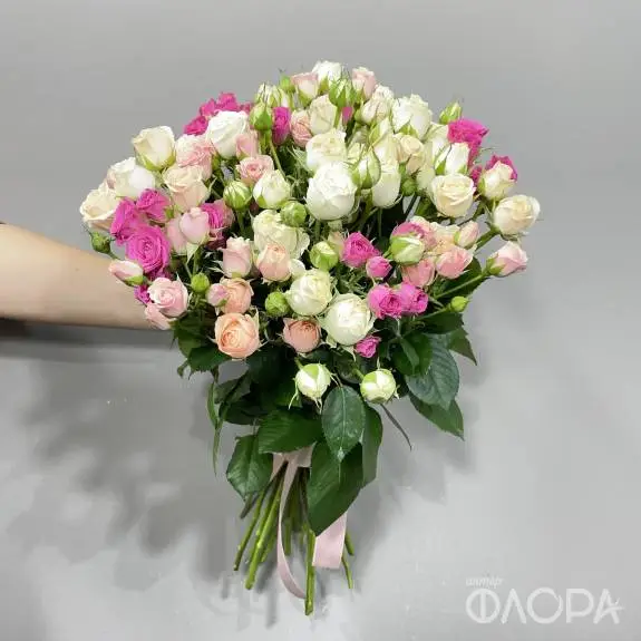 Разноцветные кустовые розы