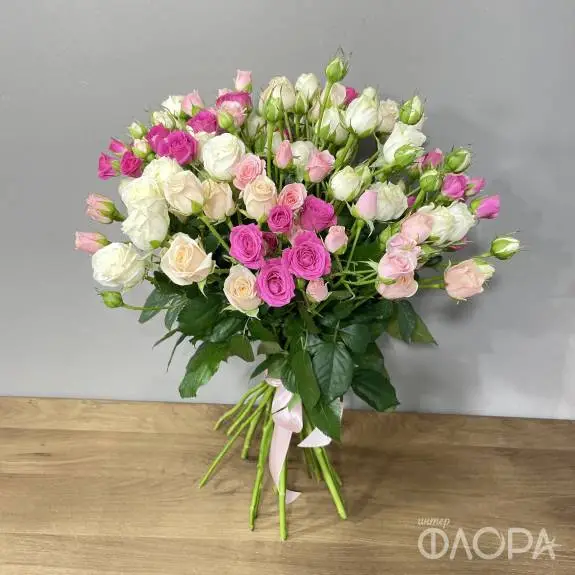 Разноцветные кустовые розы