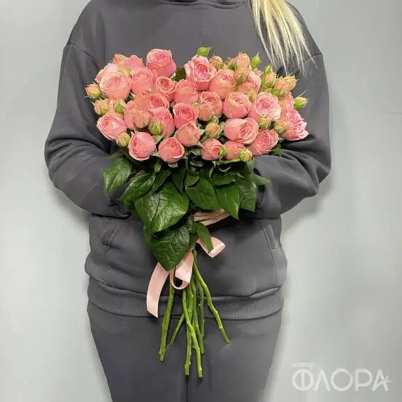 Пионовидные кустовые розы "Спешл Деменшион", 60 см